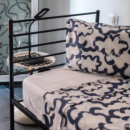 Morgana Guarda Il Canale - Centro Storico - Finestrella -indipendenza - Piazza 8 Agosto - Stazione Appartamento Bologna