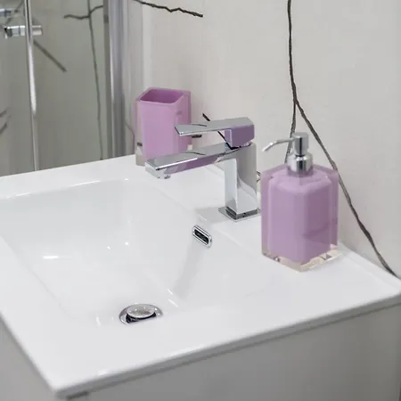 Morgana Guarda Il Canale - Centro Storico - Finestrella -indipendenza - Piazza 8 Agosto - Stazione