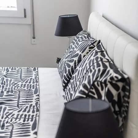 Morgana Guarda Il Canale - Centro Storico - Finestrella -indipendenza - Piazza 8 Agosto - Stazione 公寓