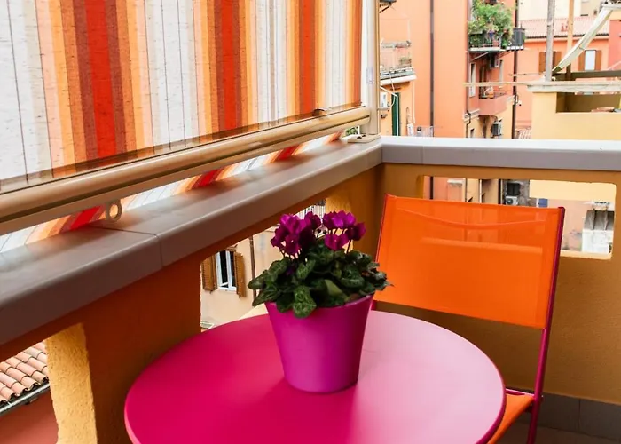 Morgana Guarda Il Canale - Centro Storico - Finestrella -indipendenza - Piazza 8 Agosto - Stazione