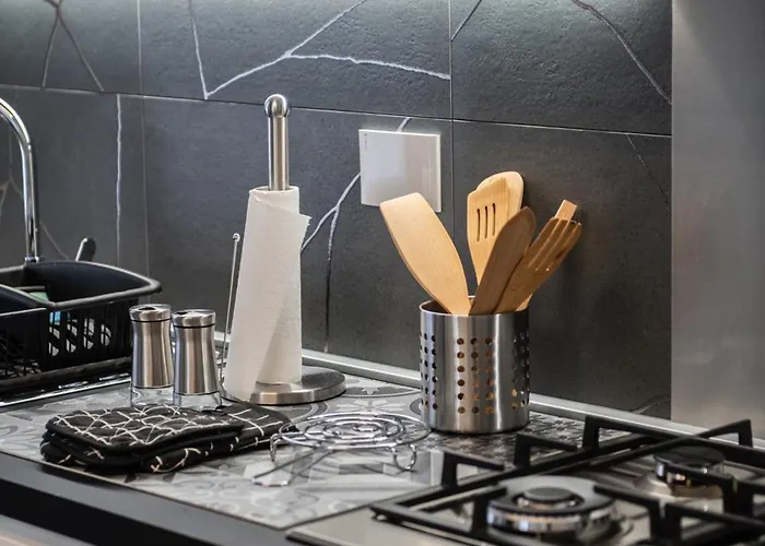 Lägenhet Morgana Guarda Il Canale - Centro Storico - Finestrella -indipendenza - Piazza 8 Agosto - Stazione *