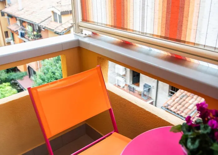 Morgana Guarda Il Canale - Centro Storico - Finestrella -indipendenza - Piazza 8 Agosto - Stazione *