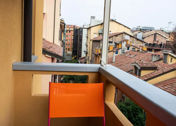 Morgana Guarda Il Canale - Centro Storico - Finestrella -indipendenza - Piazza 8 Agosto - Stazione * Bologna