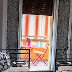 Morgana Guarda Il Canale - Centro Storico - Finestrella -indipendenza - Piazza 8 Agosto - Stazione アパート *