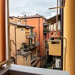 Morgana Guarda Il Canale - Centro Storico - Finestrella -indipendenza - Piazza 8 Agosto - Stazione アパート