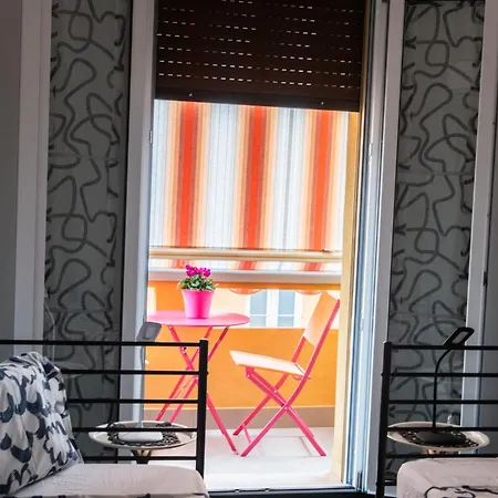 Morgana Guarda Il Canale - Centro Storico - Finestrella -indipendenza - Piazza 8 Agosto - Stazione Appartement *