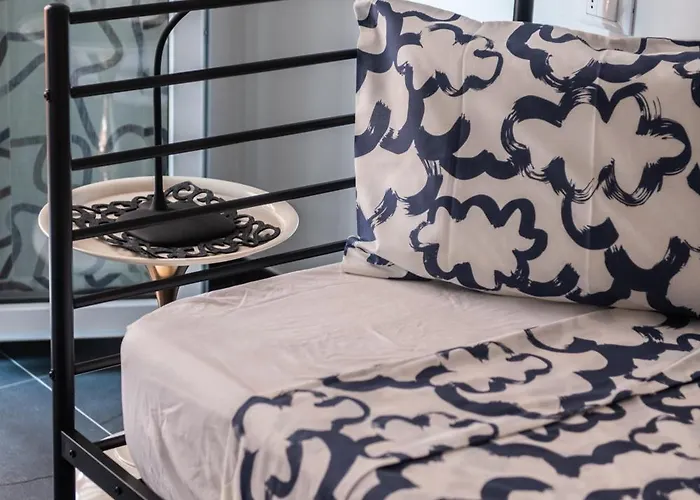 Morgana Guarda Il Canale - Centro Storico - Finestrella -indipendenza - Piazza 8 Agosto - Stazione شقة بولونيا